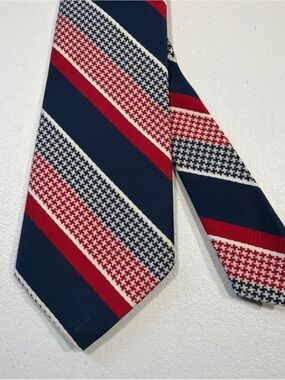 Mort Wallin Men's Polyester Necktie Red, White & Blue Stripe Pattern 55”x4”